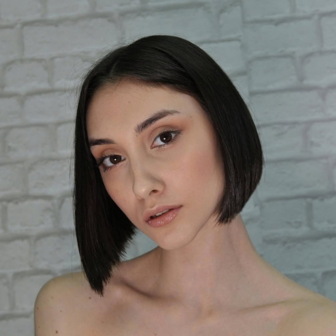 Graduated bob — precision haircut